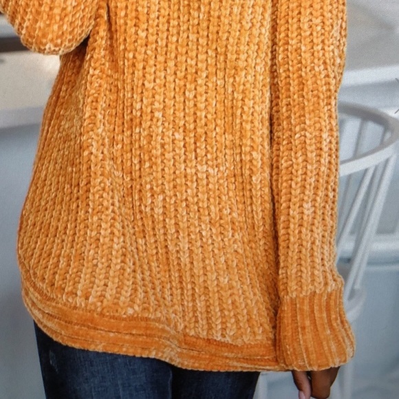 Sweater - Picture 2 of 5